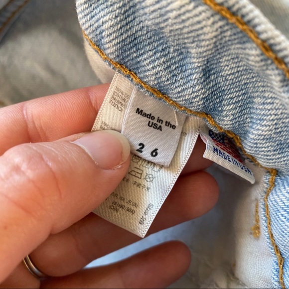 American Apparel Light Wash Button Fly Rolled Cuff Denim Shorts Women’s Size 26 - Picture 6 of 8